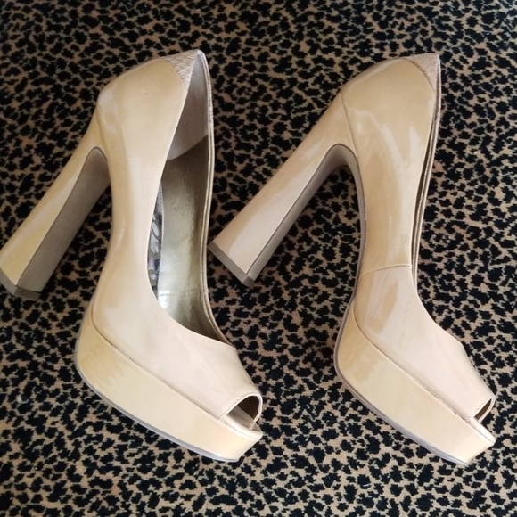 Sam Edelman Shoes - SAM EDELMAN TAN PATENT OPEN TOE PLATFORM HEELS 6.5